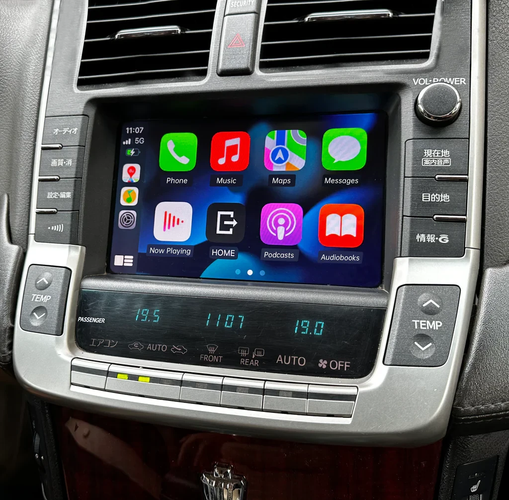 toyota crown s200 carplay kit 1.webp